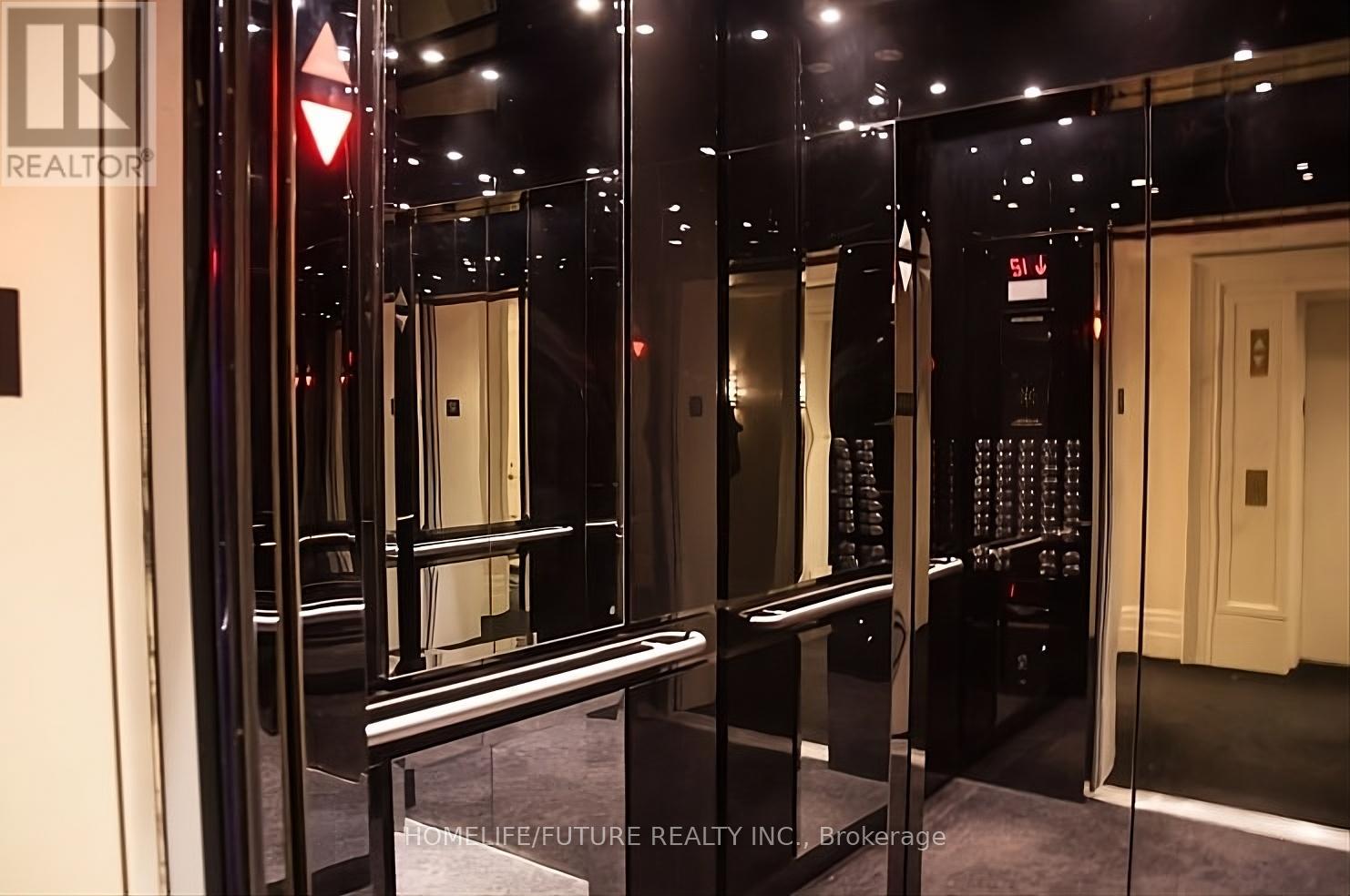 1308 - 88 Blue Jays Way, Toronto, Ontario  M5G 2G3 - Photo 3 - C12688544