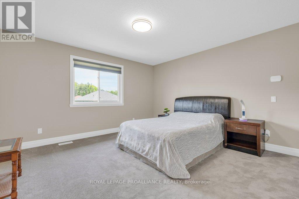 44 Liberty Crescent, Quinte West, Ontario  K8V 0B7 - Photo 23 - X12806110