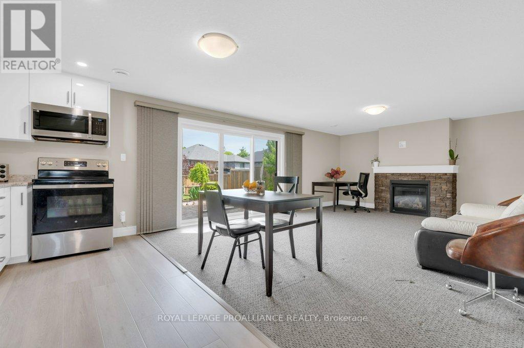 44 Liberty Crescent, Quinte West, Ontario  K8V 0B7 - Photo 26 - X12806110