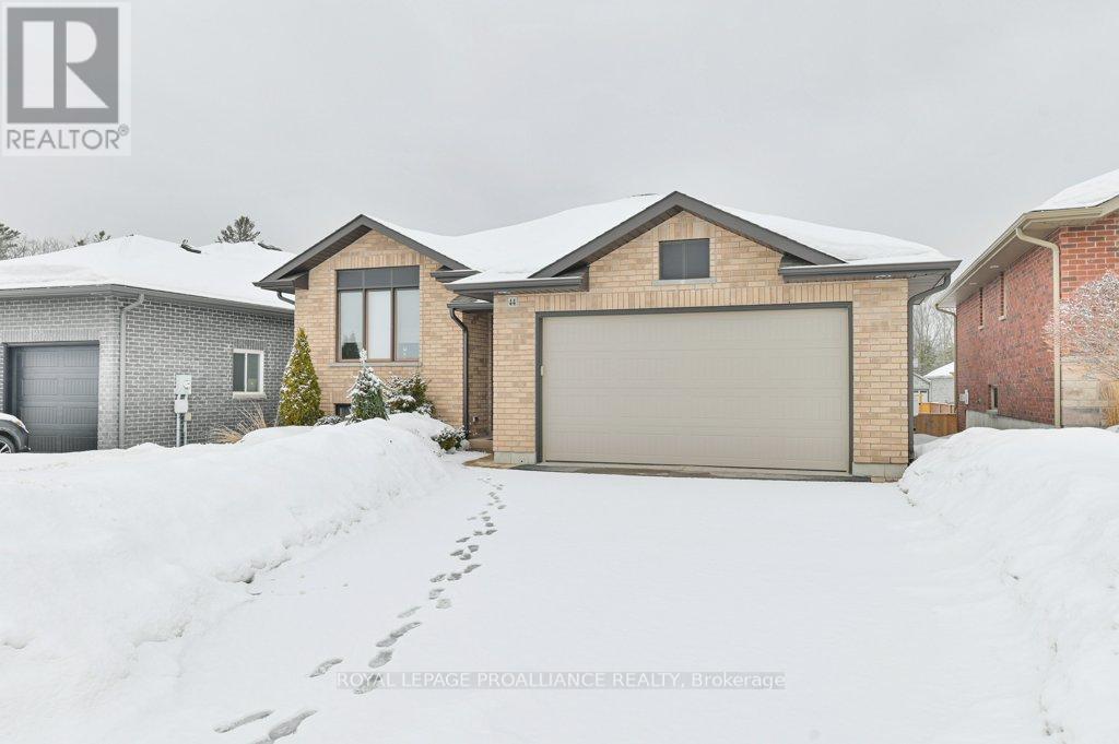 44 Liberty Crescent, Quinte West, Ontario  K8V 0B7 - Photo 3 - X12806110