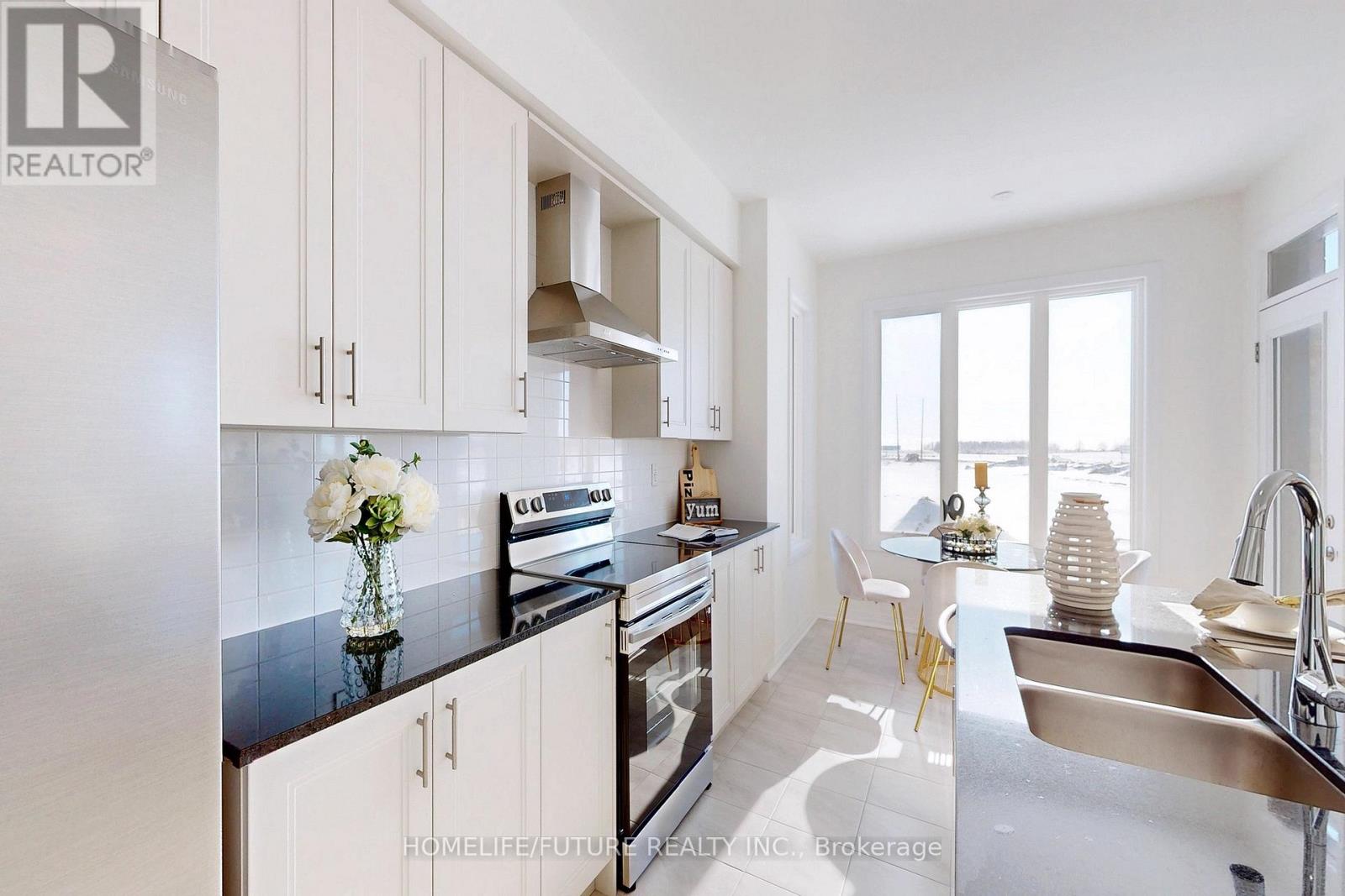 39 Timber Falls Drive, Brampton, Ontario L7A 0B8 - Photo 11 - W12787468