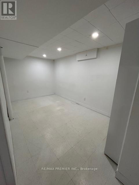 20 Jacinta Drive, Toronto, Ontario  M6L 1H5 - Photo 23 - W12811590