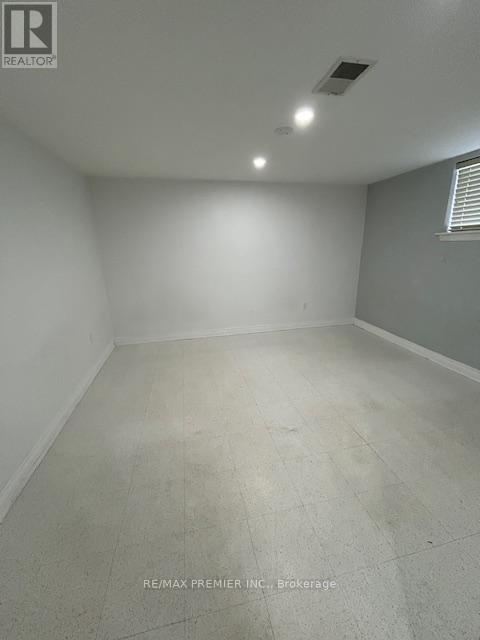 20 Jacinta Drive, Toronto, Ontario  M6L 1H5 - Photo 20 - W12811590