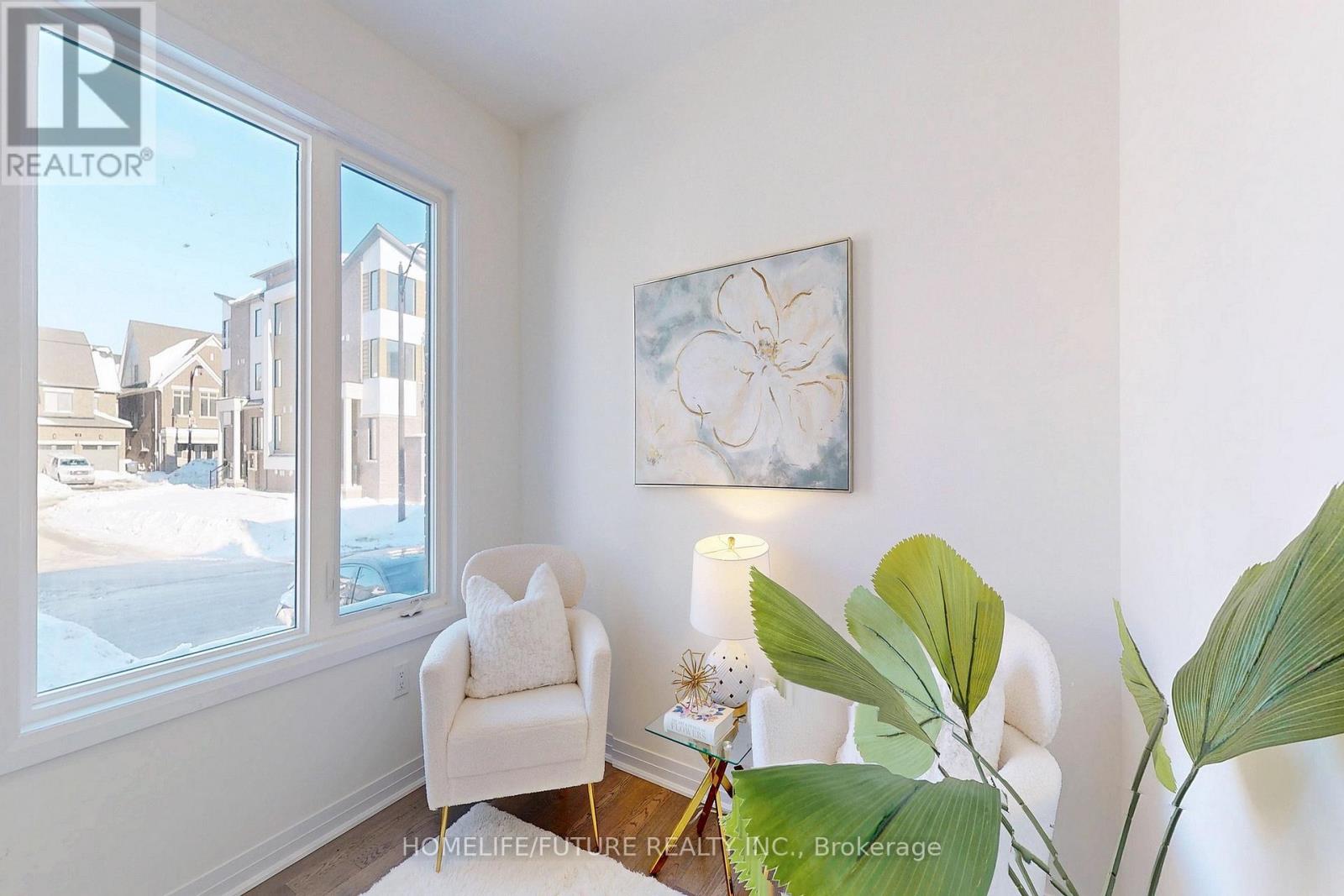 39 Timber Falls Drive, Brampton, Ontario L7A 0B8 - Photo 4 - W12787468