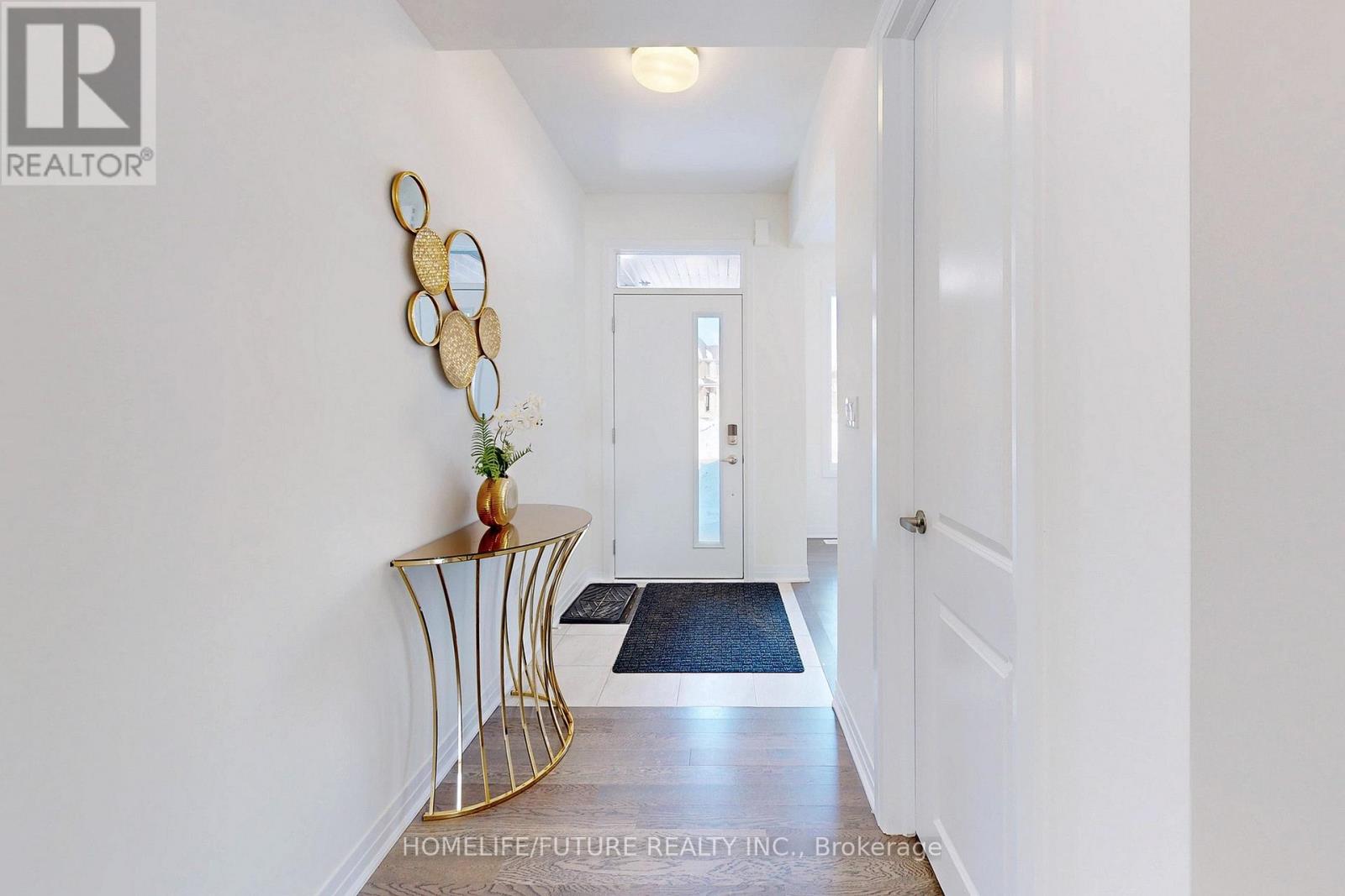 39 Timber Falls Drive, Brampton, Ontario L7A 0B8 - Photo 3 - W12787468