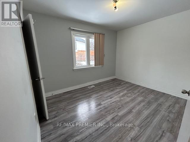 20 Jacinta Drive, Toronto, Ontario  M6L 1H5 - Photo 10 - W12811590