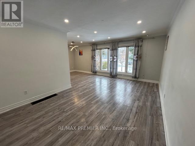 20 Jacinta Drive, Toronto, Ontario  M6L 1H5 - Photo 5 - W12811590