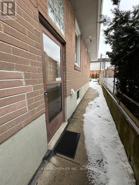 20 Jacinta Drive, Toronto, Ontario  M6L 1H5 - Photo 14 - W12811590