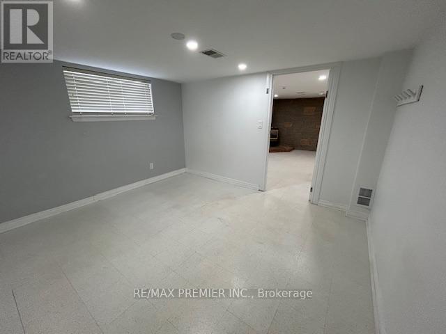 20 Jacinta Drive, Toronto, Ontario  M6L 1H5 - Photo 21 - W12811590