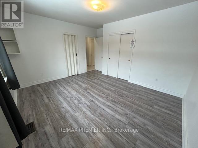 20 Jacinta Drive, Toronto, Ontario  M6L 1H5 - Photo 9 - W12811590