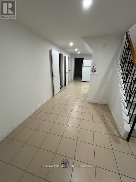 20 Jacinta Drive, Toronto, Ontario  M6L 1H5 - Photo 19 - W12811590