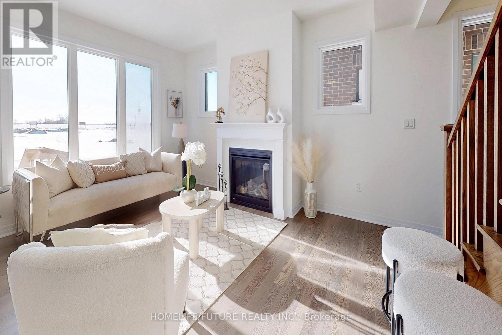 39 Timber Falls Drive, Brampton, Ontario L7A 0B8 - Photo 5 - W12787468