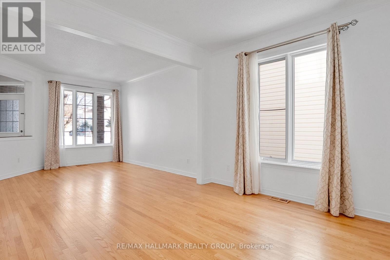 45 Rialto Way, Ottawa, Ontario  K1T 4B1 - Photo 3 - X12807476