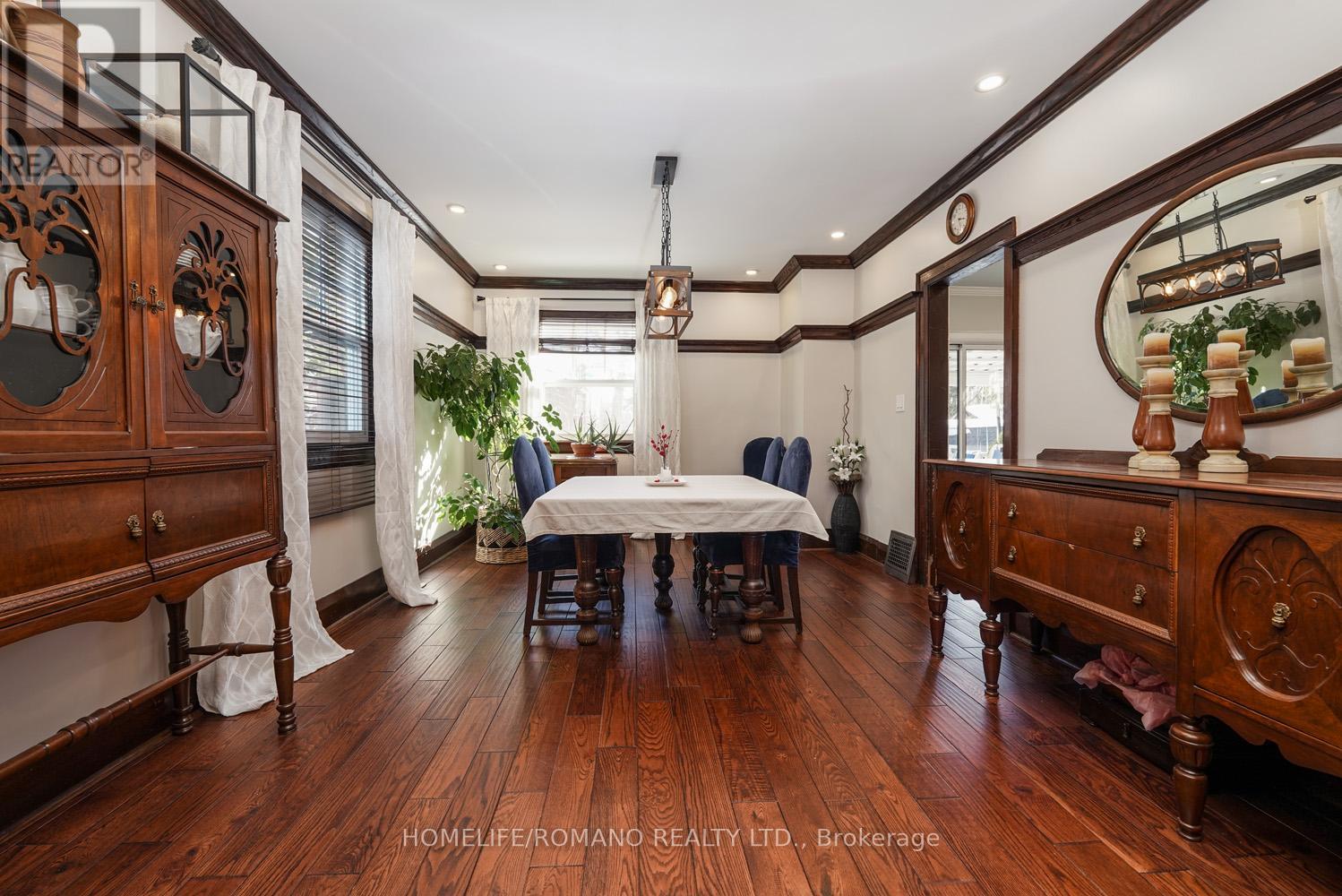 11 Dominion Road, Toronto, Ontario  M8W 1J1 - Photo 16 - W12811752