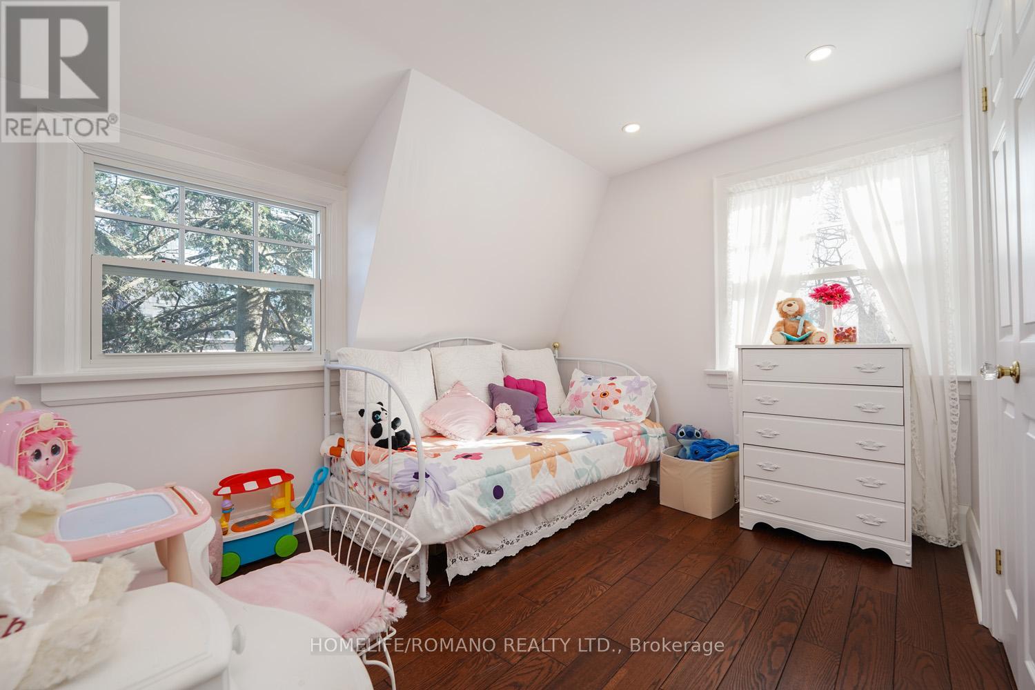 11 Dominion Road, Toronto, Ontario  M8W 1J1 - Photo 25 - W12811752