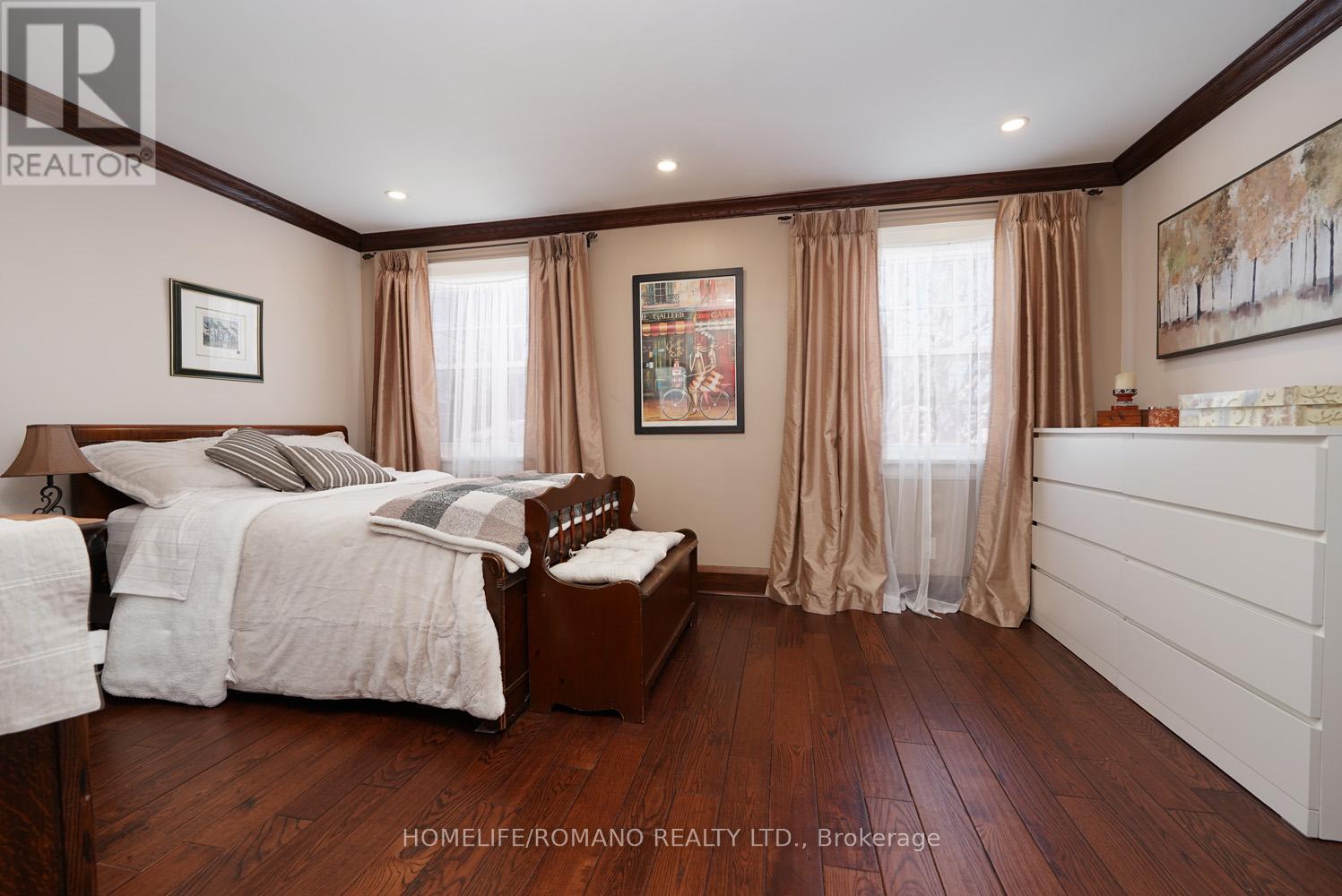 11 Dominion Road, Toronto, Ontario  M8W 1J1 - Photo 28 - W12811752