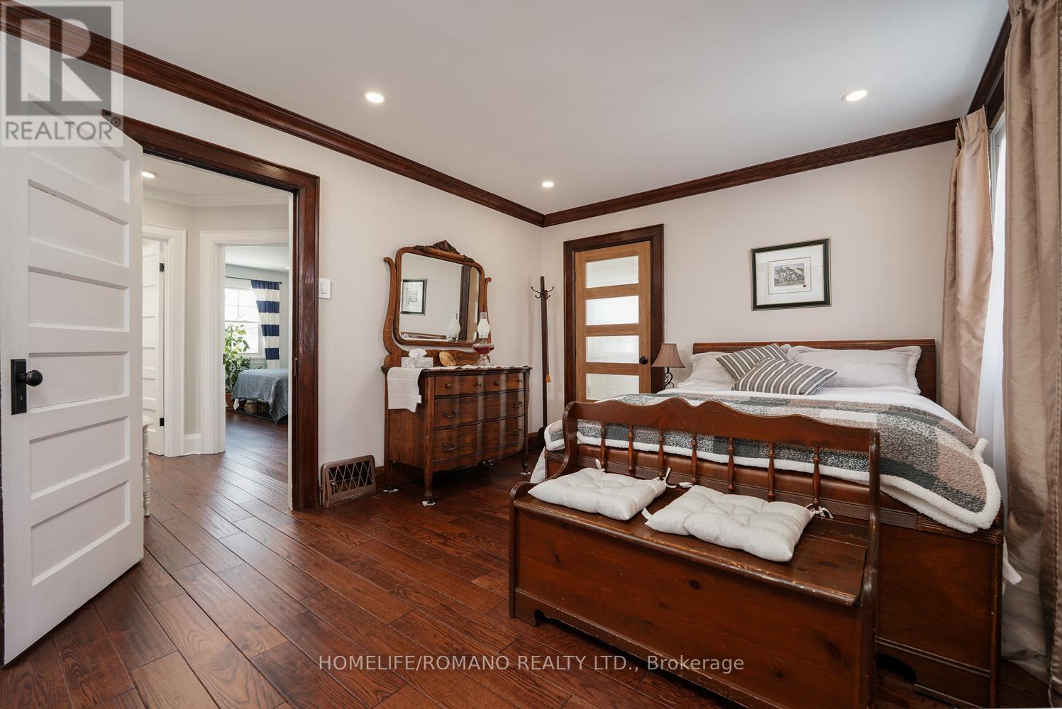 11 Dominion Road, Toronto, Ontario  M8W 1J1 - Photo 29 - W12811752