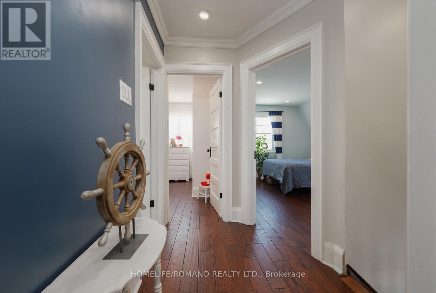 11 Dominion Road, Toronto, Ontario  M8W 1J1 - Photo 30 - W12811752