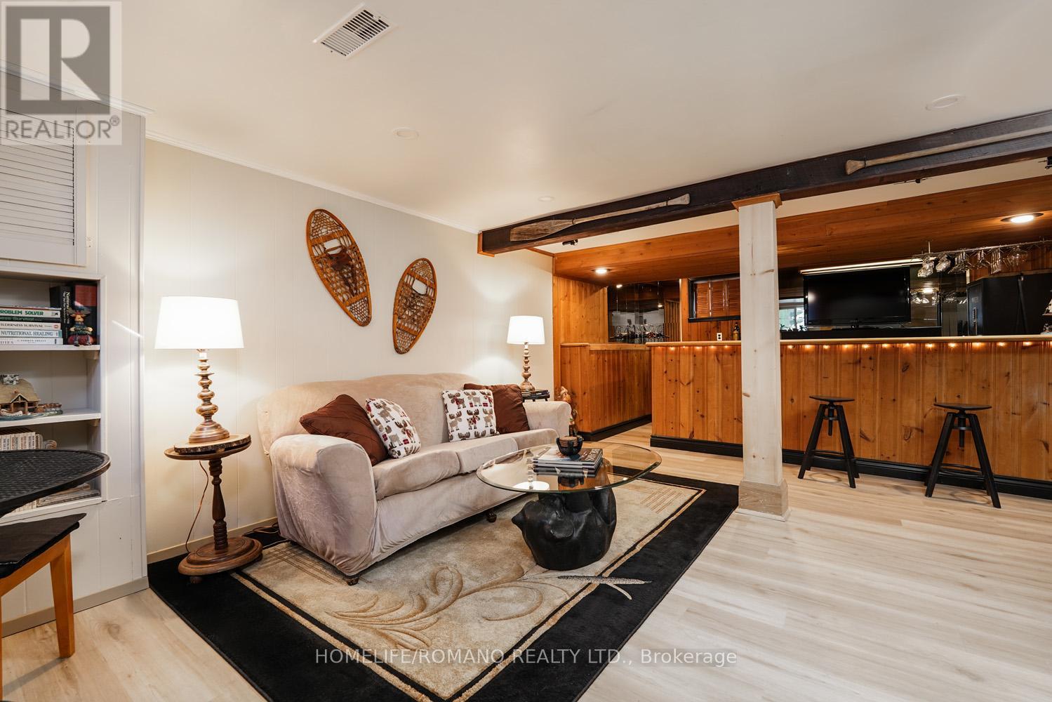 11 Dominion Road, Toronto, Ontario  M8W 1J1 - Photo 32 - W12811752