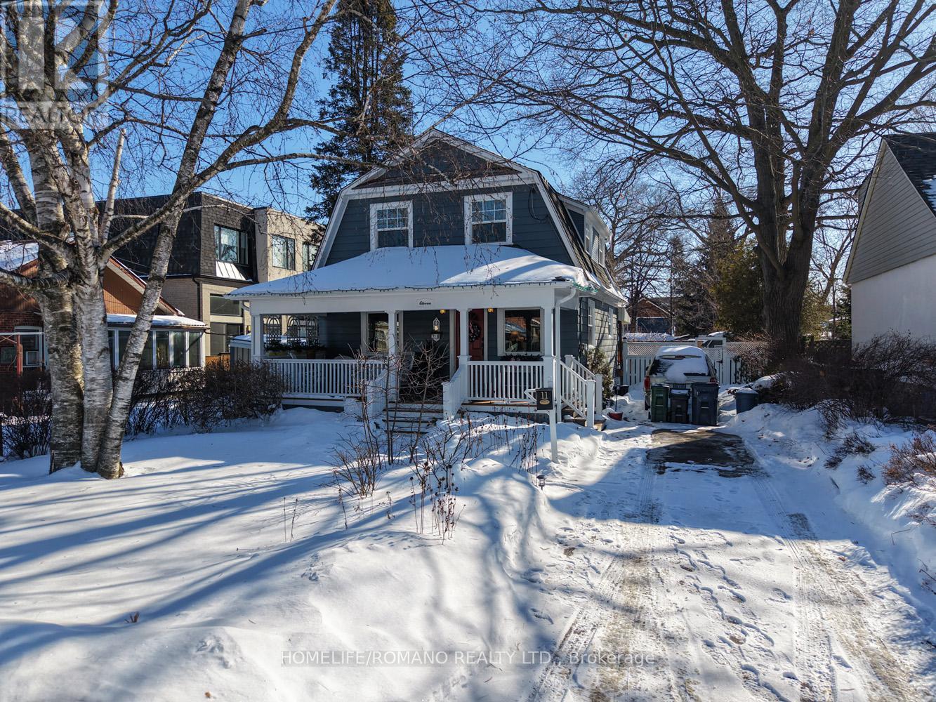 11 Dominion Road, Toronto, Ontario  M8W 1J1 - Photo 4 - W12811752