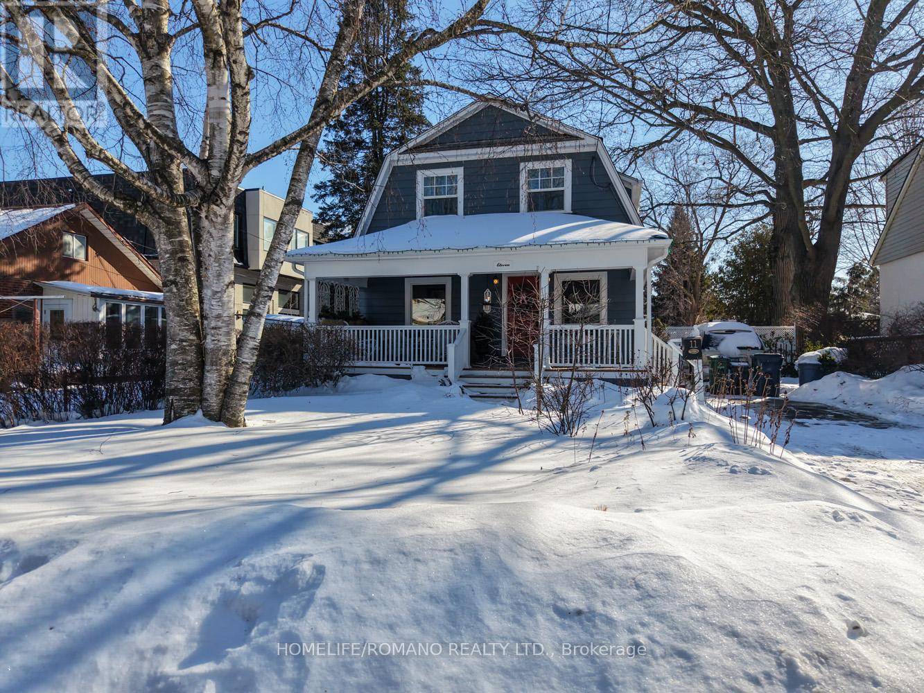 11 Dominion Road, Toronto, Ontario  M8W 1J1 - Photo 5 - W12811752