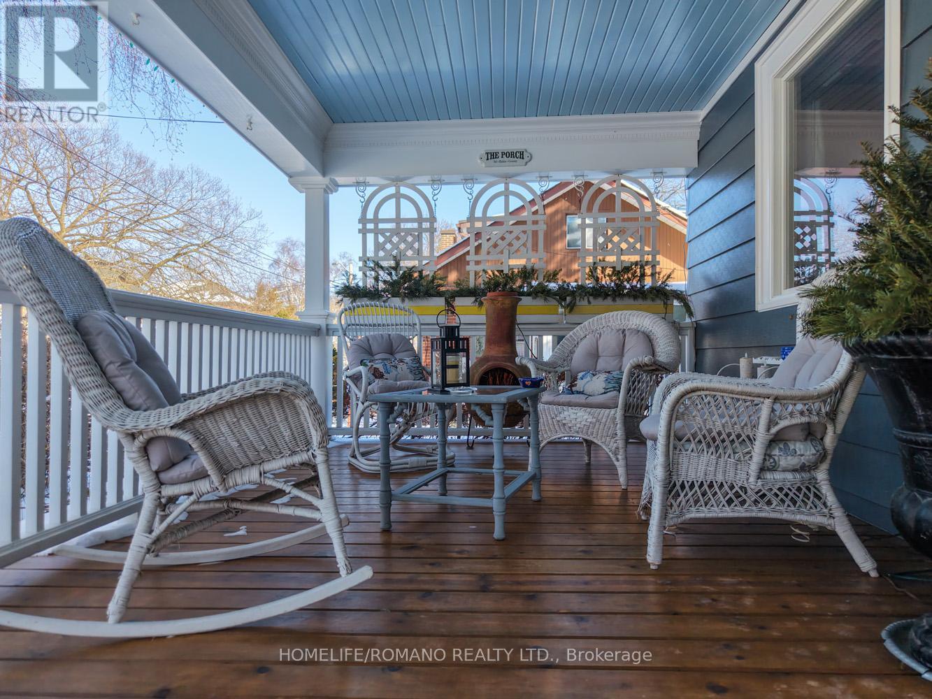 11 Dominion Road, Toronto, Ontario  M8W 1J1 - Photo 9 - W12811752