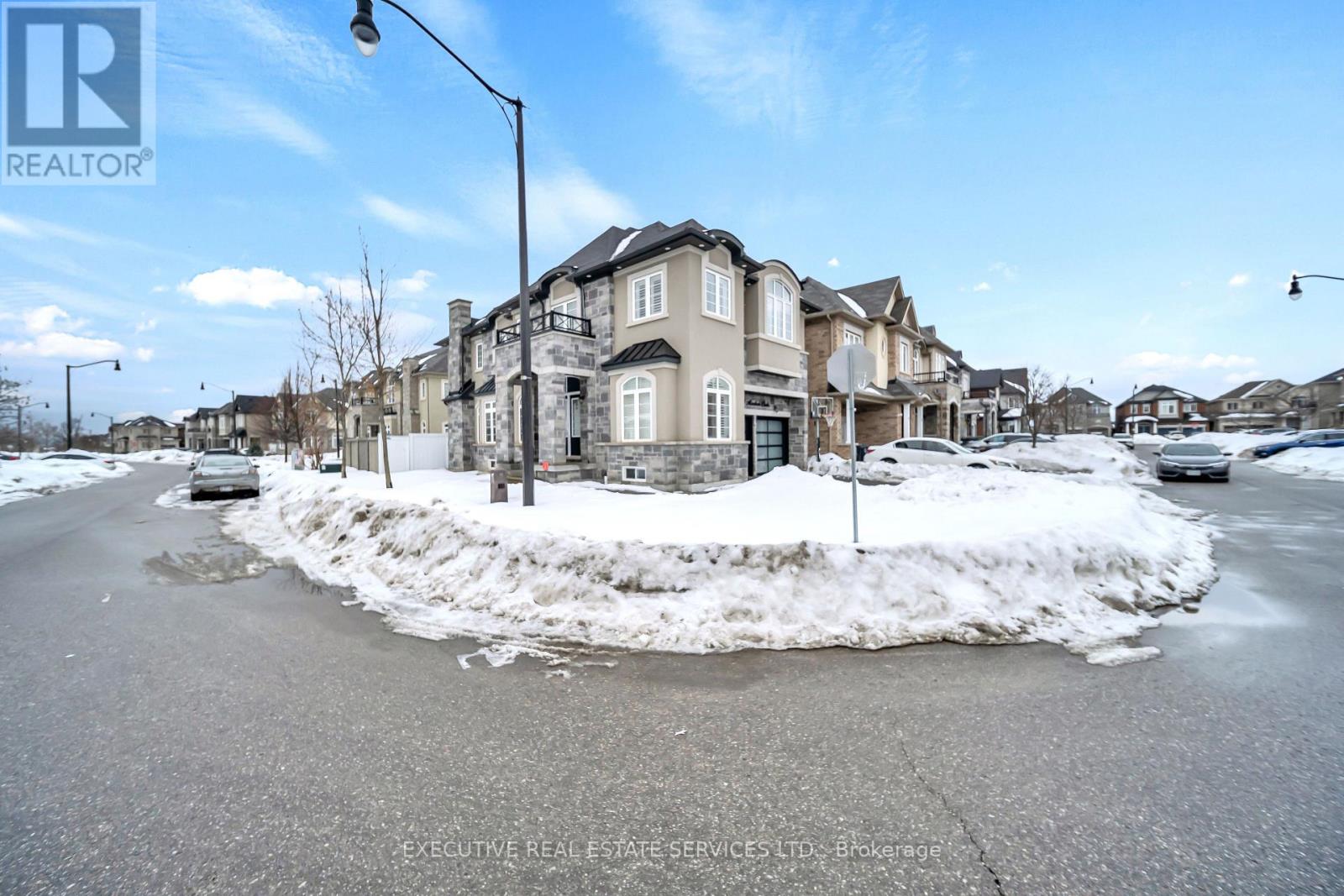 13 Masken Circle, Brampton, Ontario  L7A 4J2 - Photo 4 - W12811828