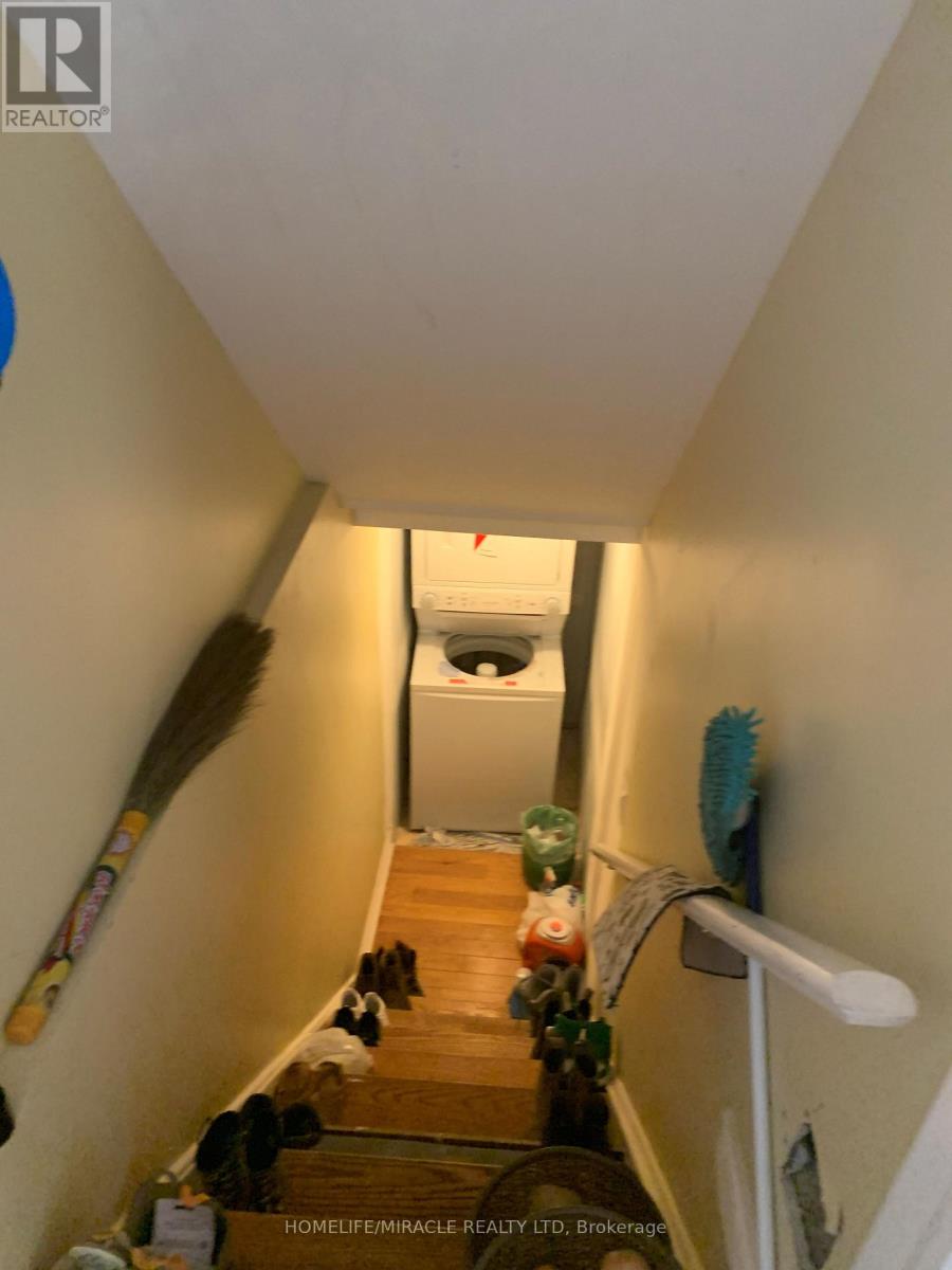 63 Springhurst Avenue, Brampton, Ontario  L7A 1P7 - Photo 11 - W12811906