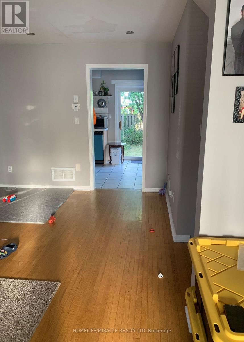 63 Springhurst Avenue, Brampton, Ontario  L7A 1P7 - Photo 3 - W12811906