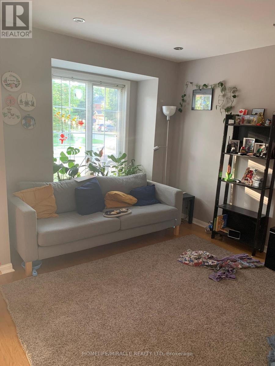 63 Springhurst Avenue, Brampton, Ontario  L7A 1P7 - Photo 4 - W12811906