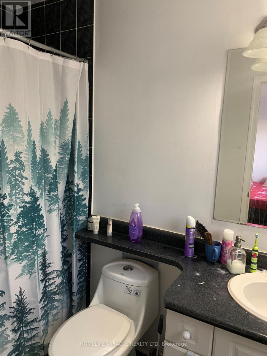 63 Springhurst Avenue, Brampton, Ontario  L7A 1P7 - Photo 8 - W12811906