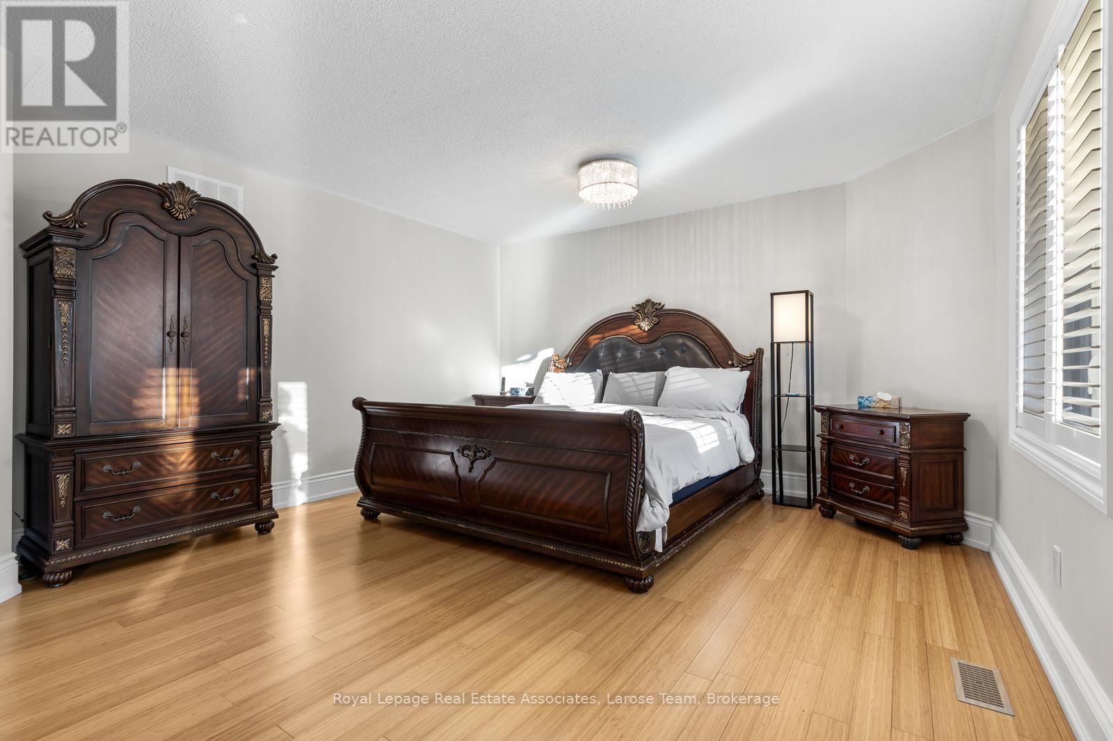 4622 Hewicks Lane, Mississauga, Ontario  L5M 3L8 - Photo 19 - W12811910