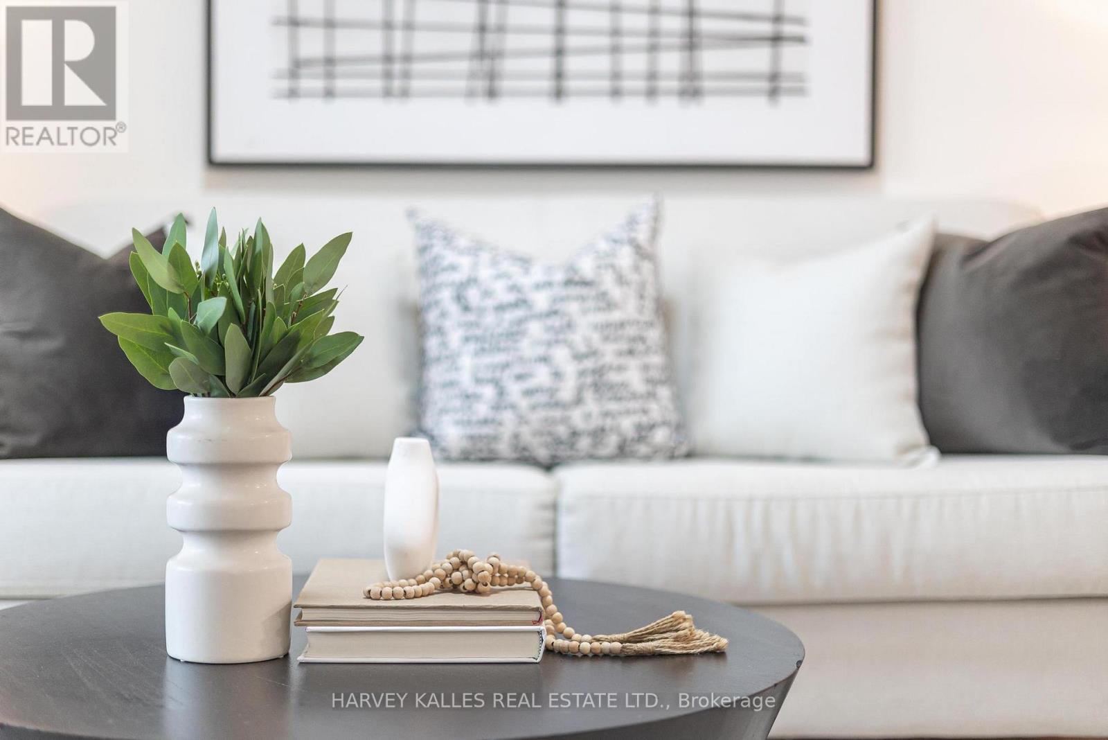 403 - 830 Lawrence Avenue W, Toronto, Ontario M6A 0B6 - Photo 3 - W12811954