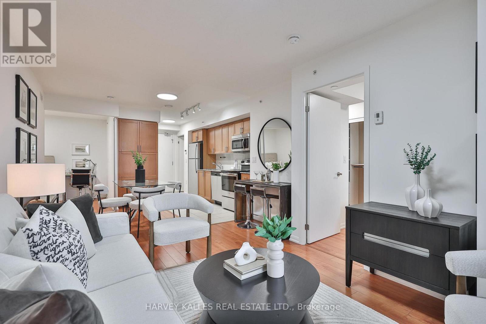 403 - 830 Lawrence Avenue W, Toronto, Ontario M6A 0B6 - Photo 4 - W12811954