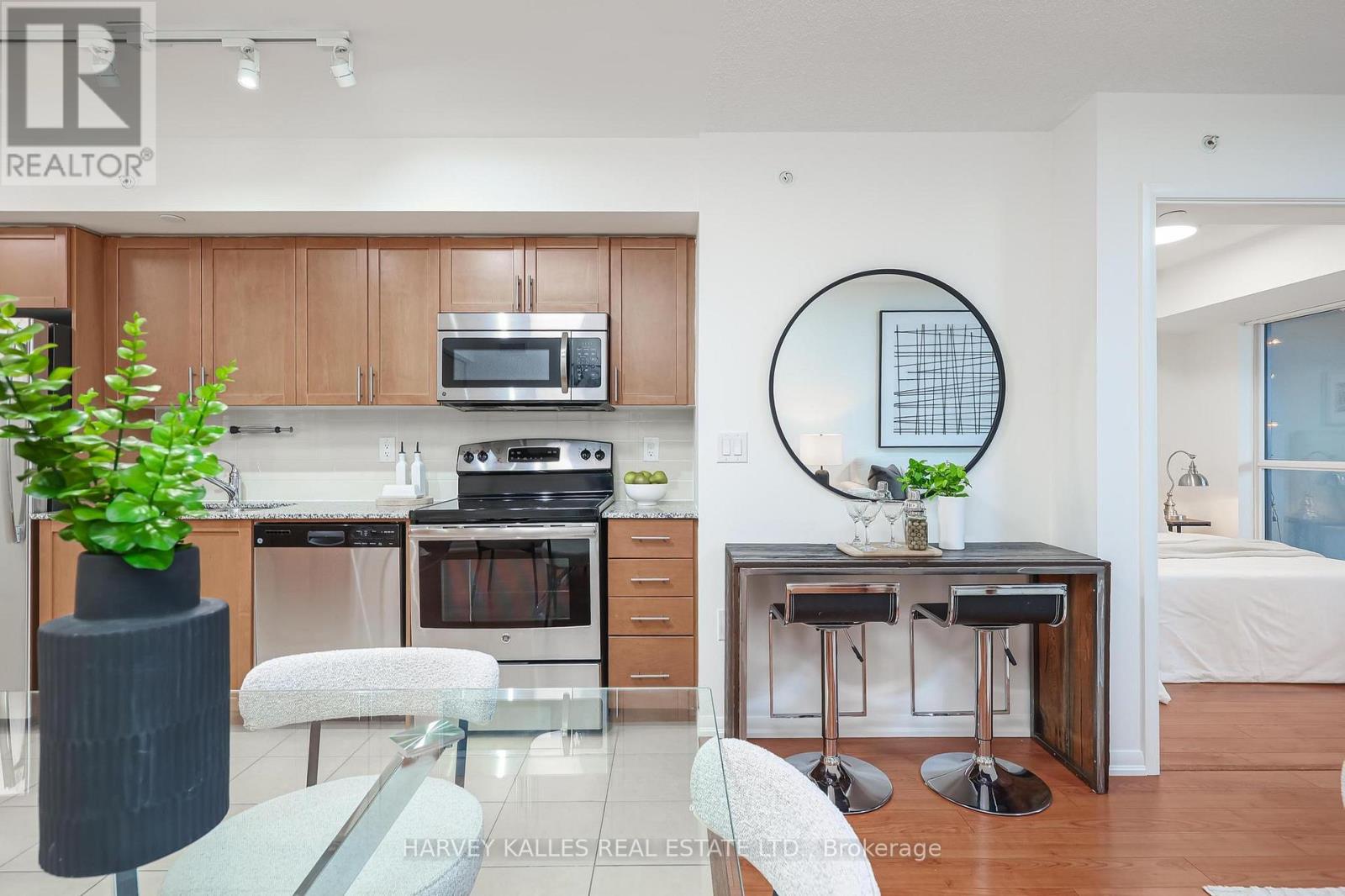 403 - 830 Lawrence Avenue W, Toronto, Ontario M6A 0B6 - Photo 7 - W12811954