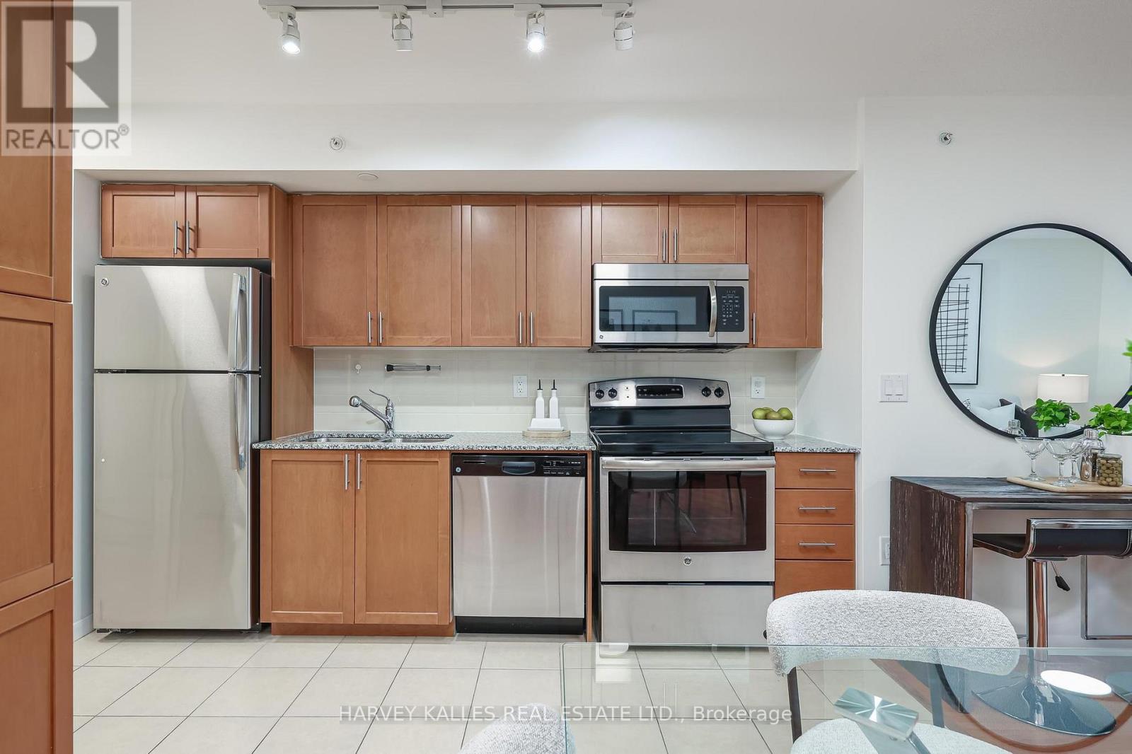 403 - 830 Lawrence Avenue W, Toronto, Ontario M6A 0B6 - Photo 8 - W12811954
