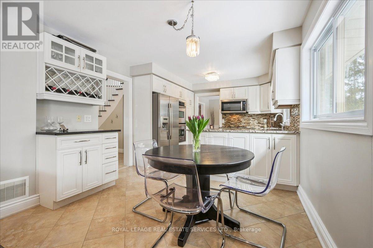 1466 Flaminia Court, Mississauga, Ontario  L5J 3Z6 - Photo 10 - W12811960