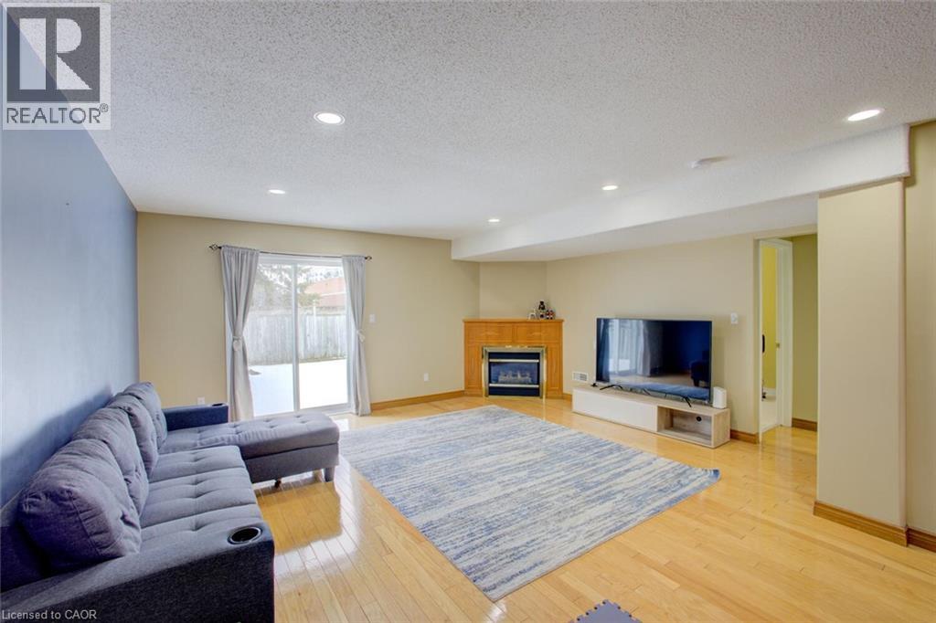 32 Chalk Court, Cambridge, Ontario  N1T 1Y6 - Photo 2 - 40806586