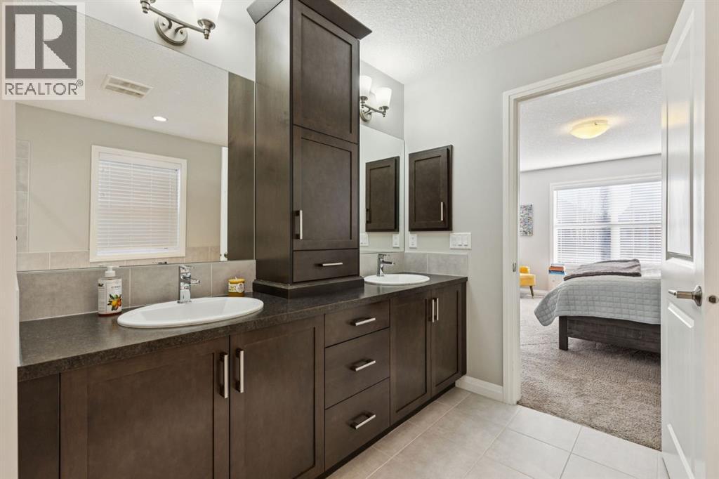 5 Riviera Place, Cochrane, Alberta  T4C 0V4 - Photo 17 - A2274941