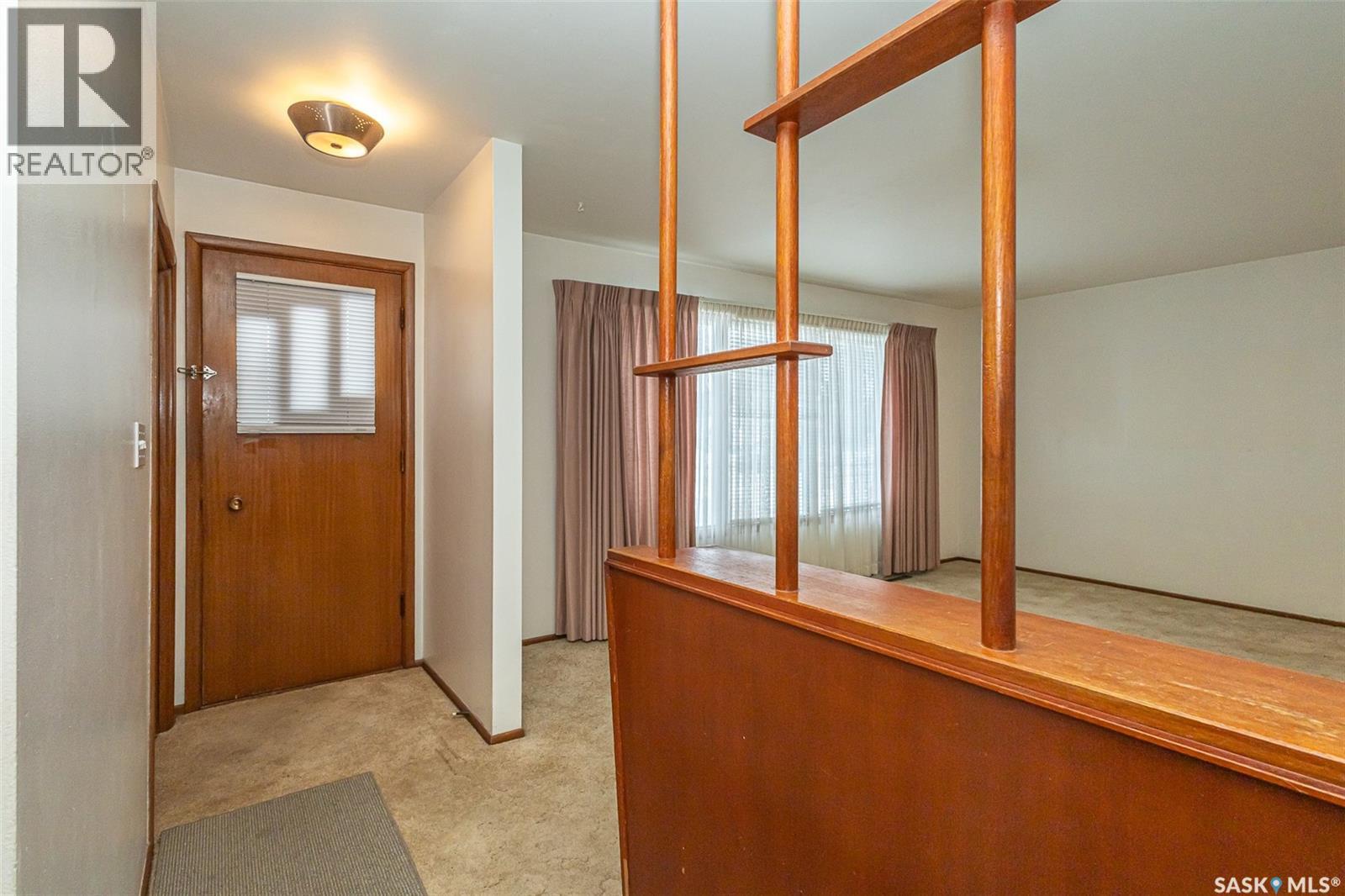 318 Montreal Avenue N, Saskatoon, Saskatchewan  S7L 3N8 - Photo 2 - SK029007