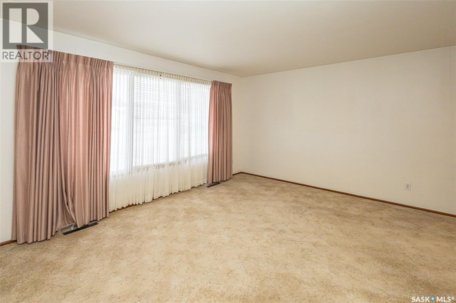 318 Montreal Avenue N, Saskatoon, Saskatchewan  S7L 3N8 - Photo 4 - SK029007