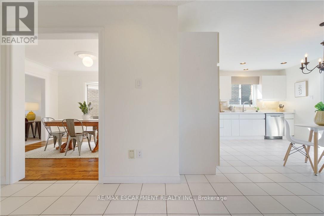 43 Glenayr Street, Hamilton, Ontario  L9C 7J2 - Photo 12 - X12811936