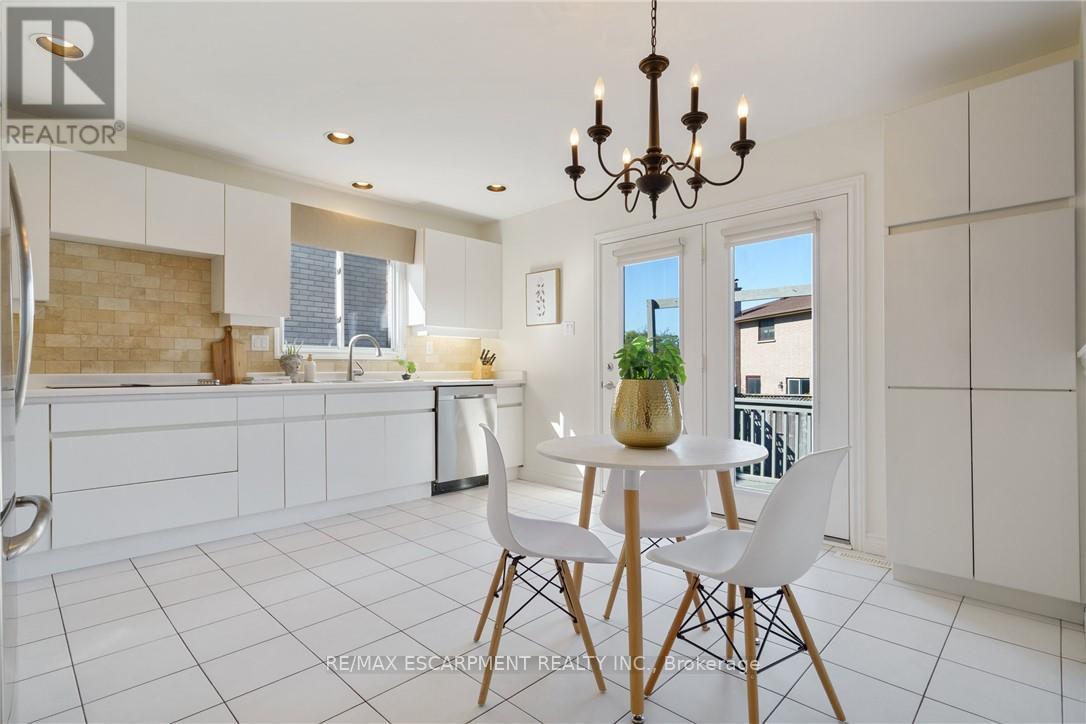 43 Glenayr Street, Hamilton, Ontario  L9C 7J2 - Photo 17 - X12811936