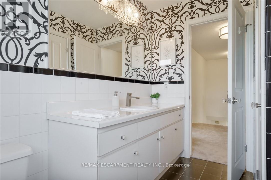 43 Glenayr Street, Hamilton, Ontario  L9C 7J2 - Photo 40 - X12811936