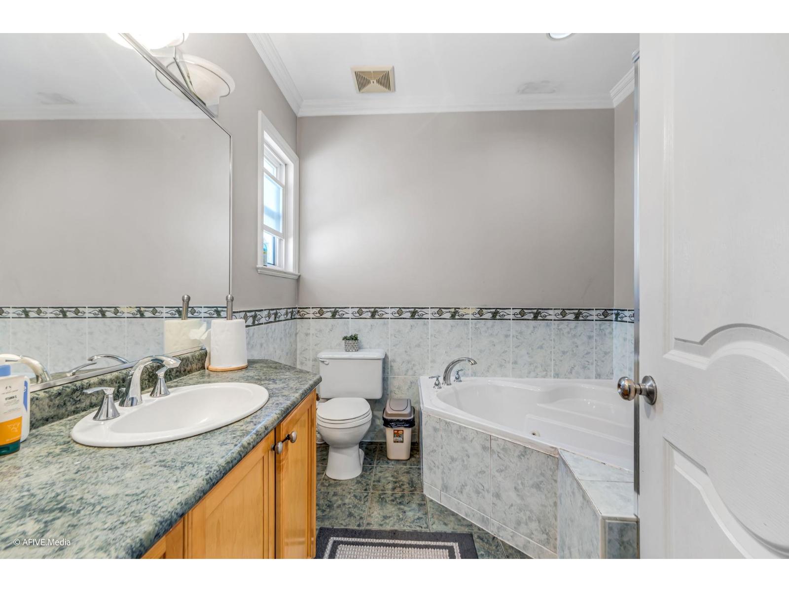 9833 128 Street, Surrey, British Columbia  V3T 2Y5 - Photo 12 - R3092106