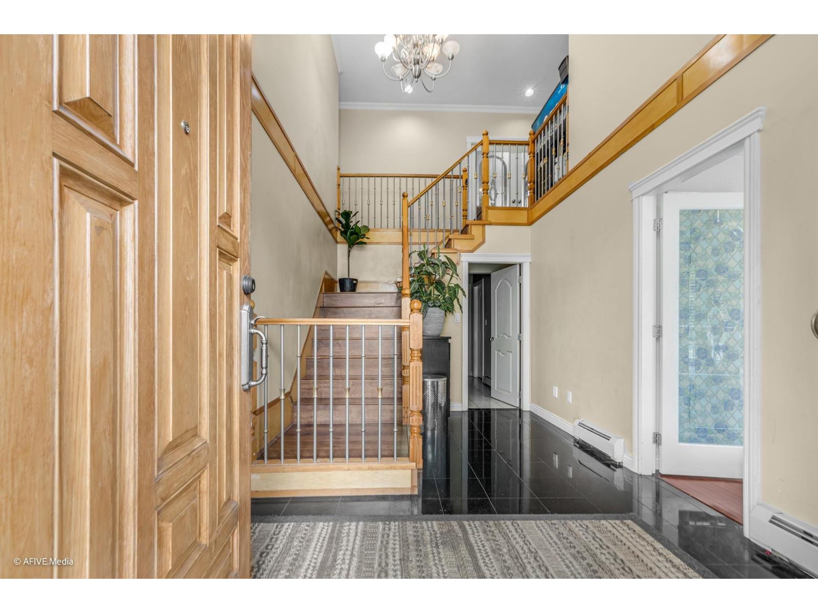 9833 128 Street, Surrey, British Columbia  V3T 2Y5 - Photo 3 - R3092106