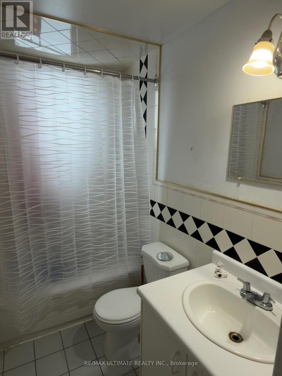 33 Shannon Street, Toronto, Ontario M6J 2E6 - Photo 14 - C12811968