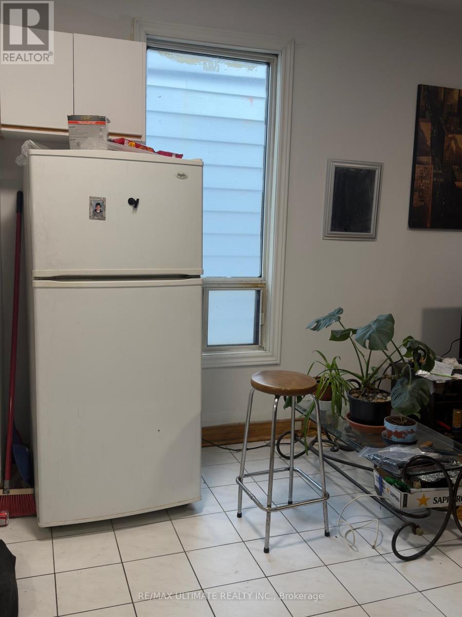 33 Shannon Street, Toronto, Ontario M6J 2E6 - Photo 11 - C12811968