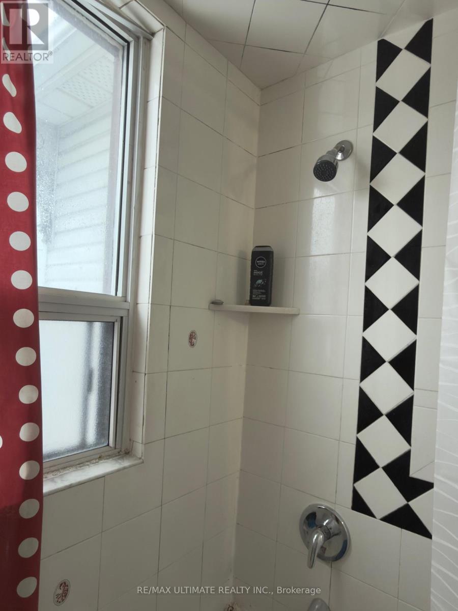 33 Shannon Street, Toronto, Ontario M6J 2E6 - Photo 13 - C12811968