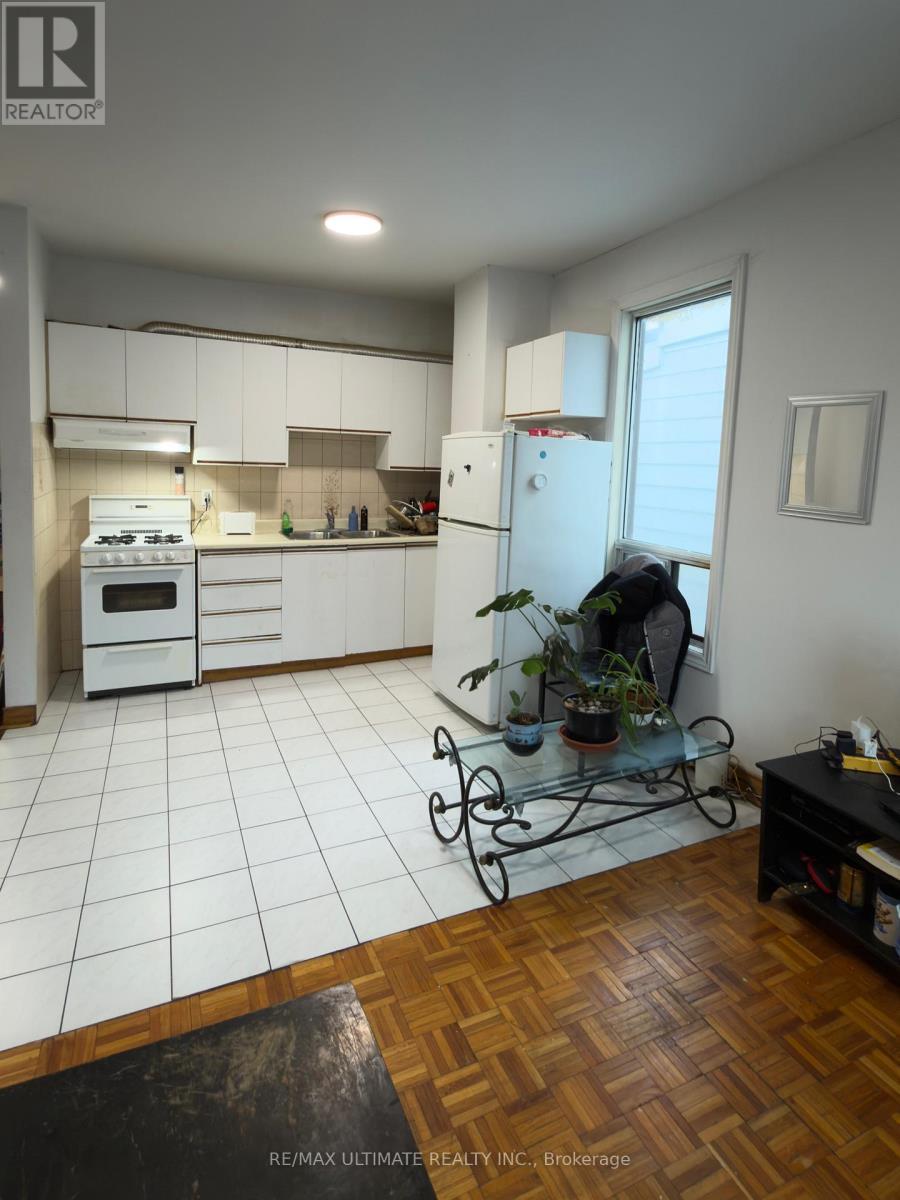 33 Shannon Street, Toronto, Ontario M6J 2E6 - Photo 9 - C12811968